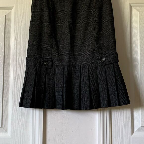 BCX Dresses & Skirts - BCX Women's Gray Plaid Pleated Short Skirt with Button Accent Size 1